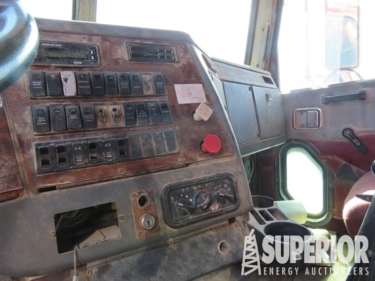 western-star-4900-image-8