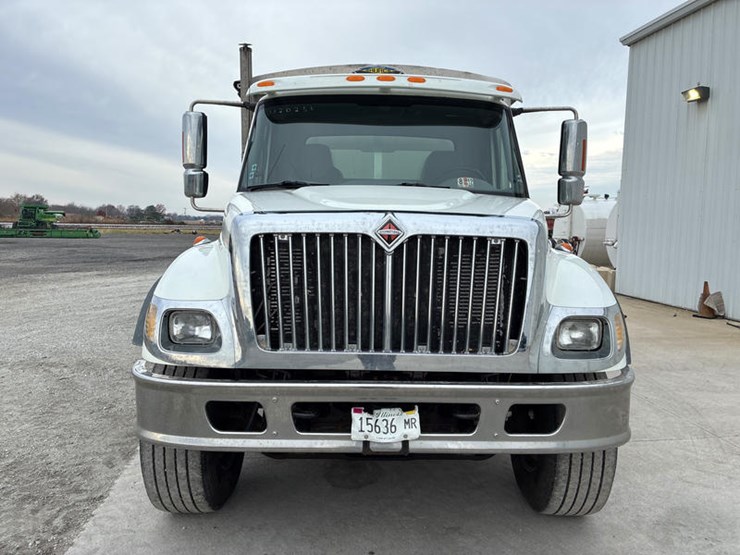 case-ih-7400-image-12