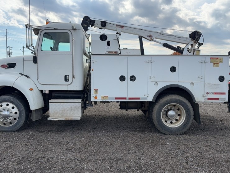 2007-peterbilt-335-image-14