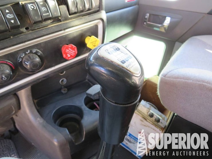 2012-kenworth-t800-image-13