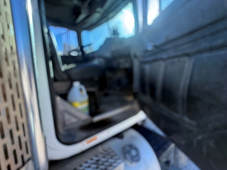 mack-r686st-image-81