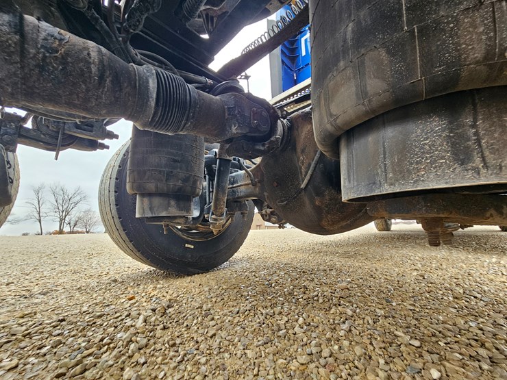 peterbilt-579-image-94