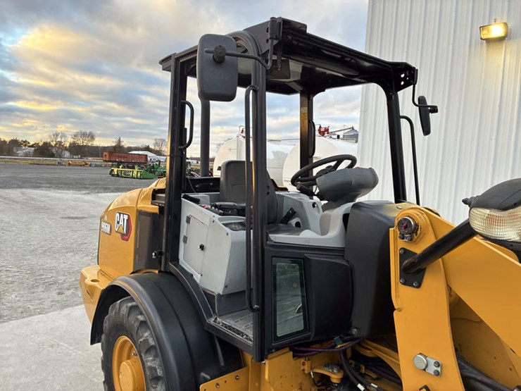 caterpillar-906m-image-24