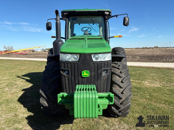 john-deere-8260r-image-2