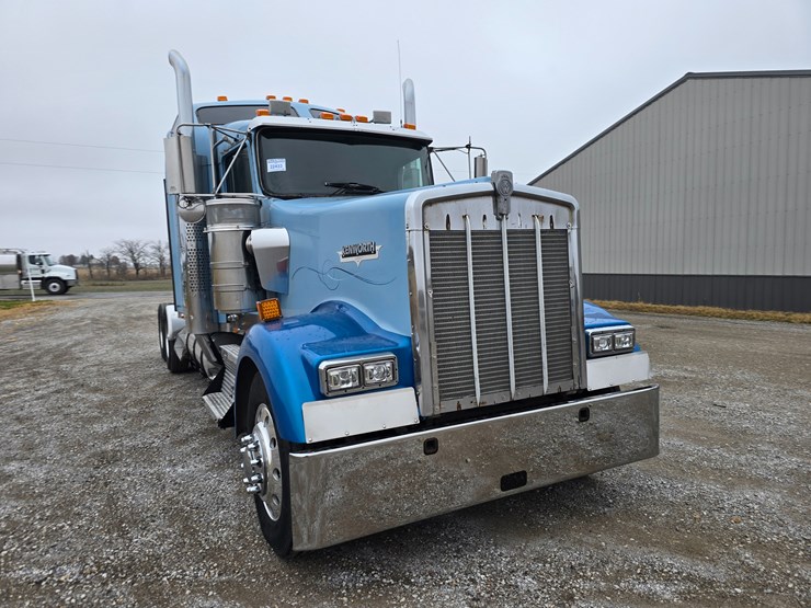1999-kenworth-w900l-image-47