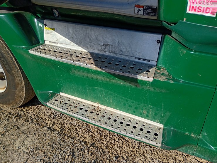 freightliner-cascadia-125-image-34