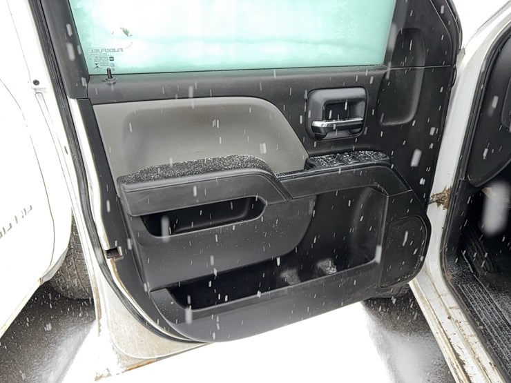 2016-chevrolet-2500hd-image-15