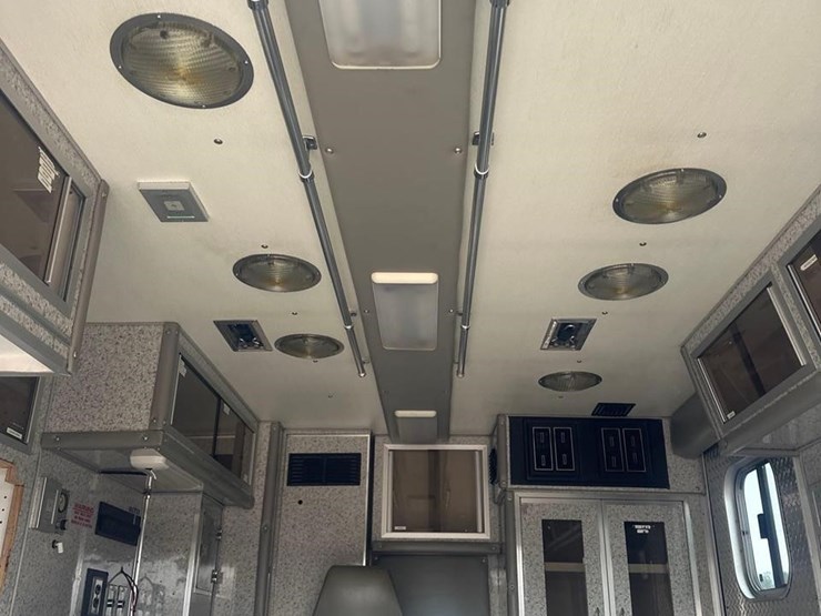 2006-gmc-sierra-3500-image-42