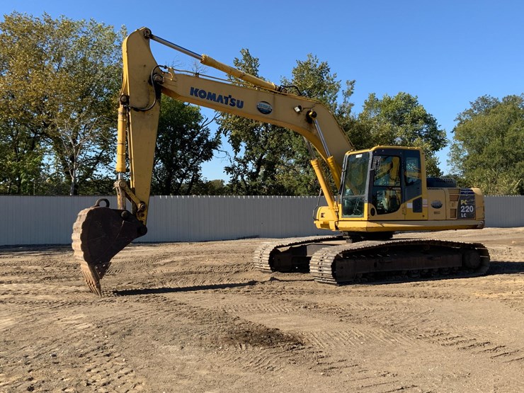 komatsu-pc220-lc-8-image-1