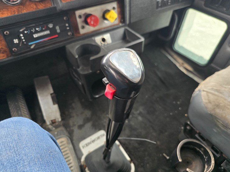 1999-kenworth-w900l-image-92