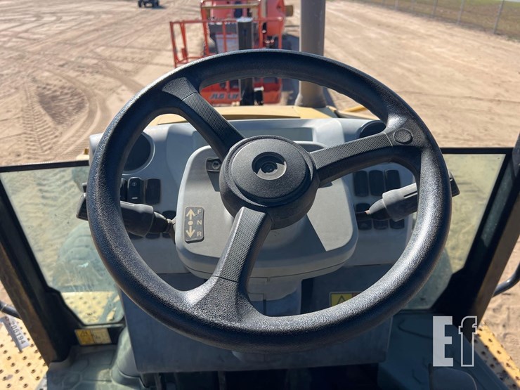 2016-caterpillar-415f2-image-35