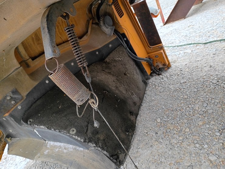 international-4900-image-13