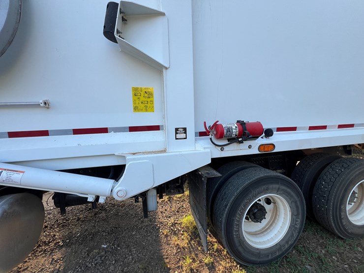 peterbilt-520-image-48