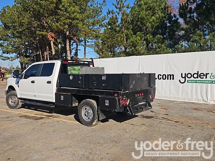 2019-ford-f250-xl-image-3