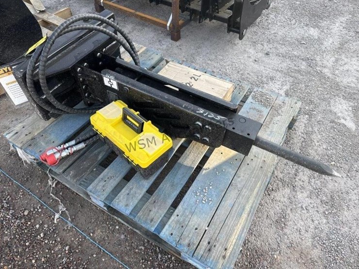 2025-giyi-p45-breaker-hammer-for-stand-up-skid-image-2