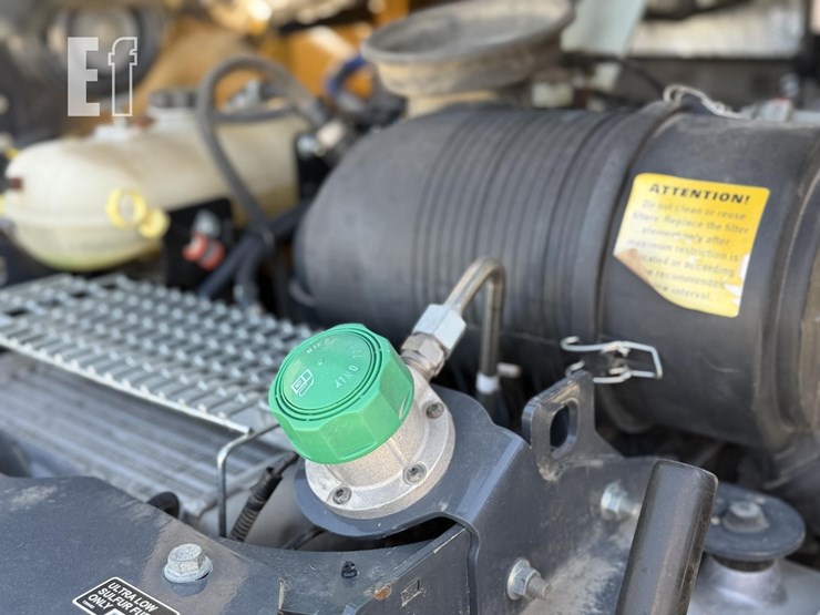 2017-deere-331g-image-30