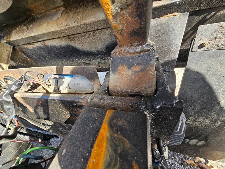 2009-peterbilt-365-image-45