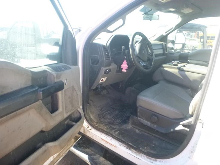 2019-ford-f550-image-23