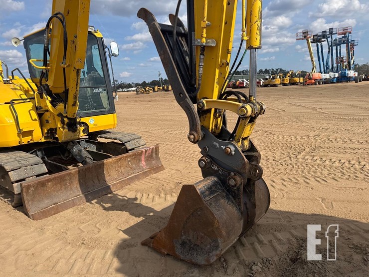 komatsu-pc88mr-10-image-23