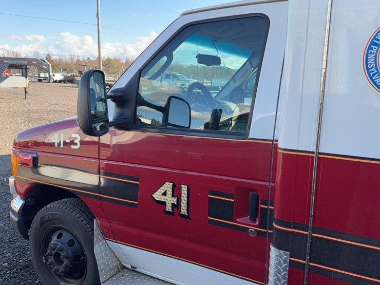 2006-ford-e450-image-17