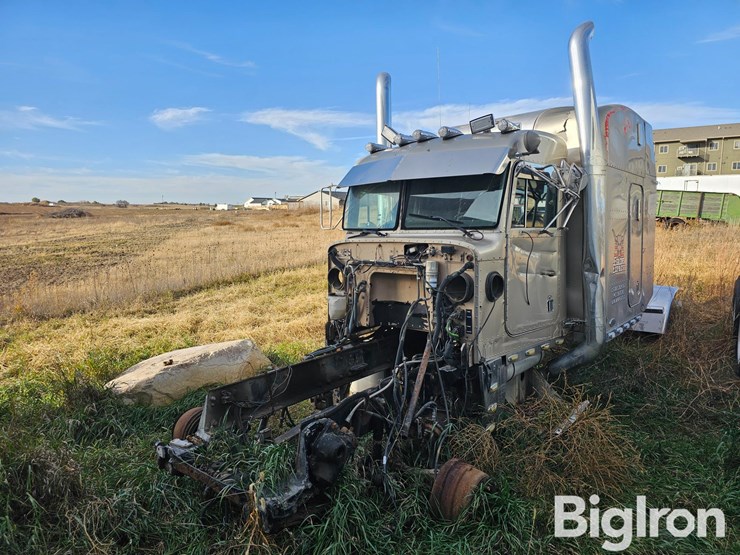 peterbilt-379-image-1