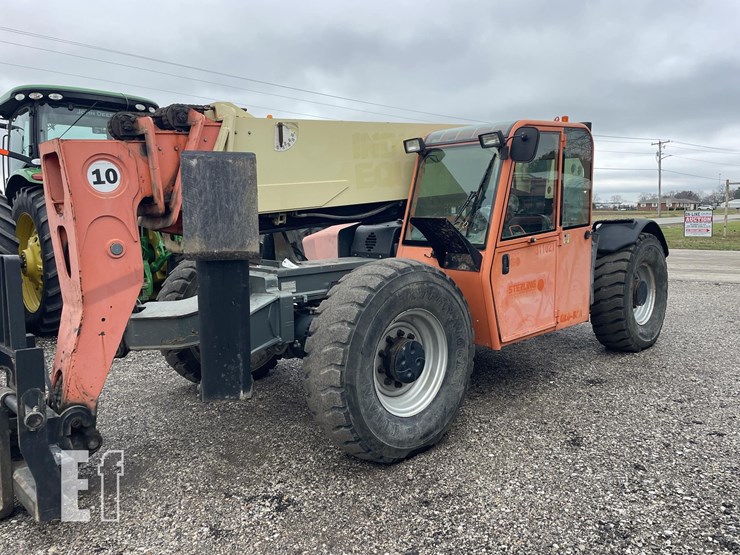 2011-jlg-g10-55a-image-2