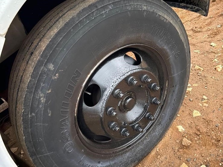 international-4700-image-26