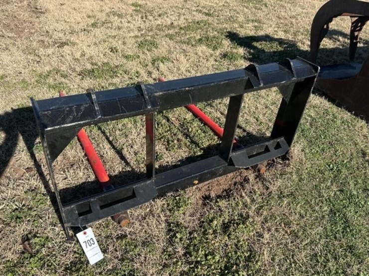 skidsteer-hay-spike-attachment-image-5