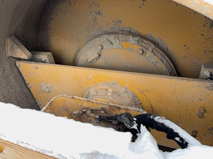 2016-caterpillar-cs-563c-image-11