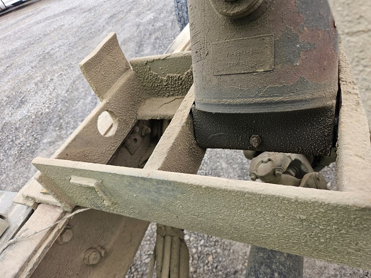 freightliner-columbia-112-image-49