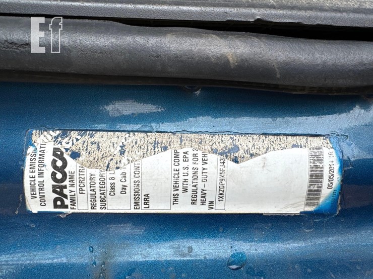 2015-kenworth-t880-image-10