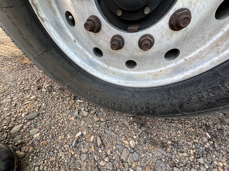 peterbilt-520-image-12