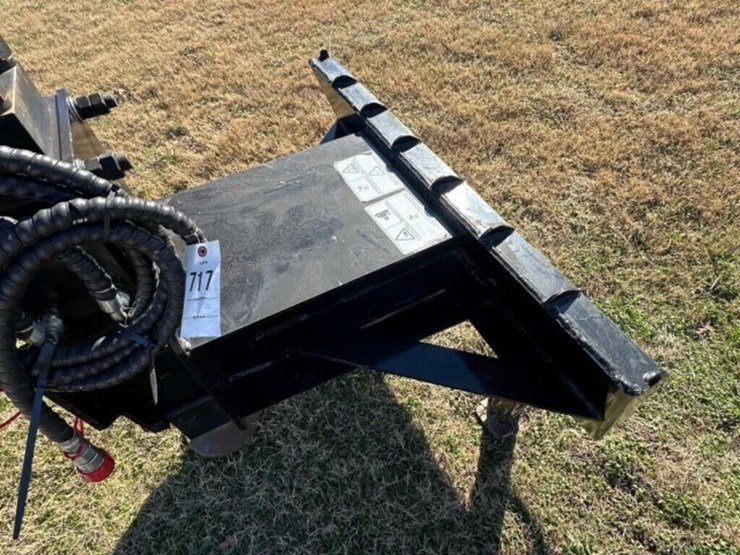 future-ft-ad680-skid-steer-hyd-pile-driver-image-5