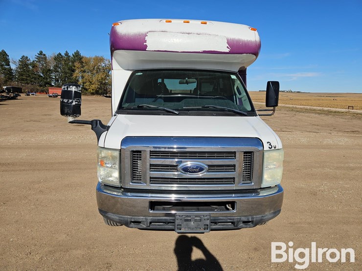 2010-ford-e450-image-2