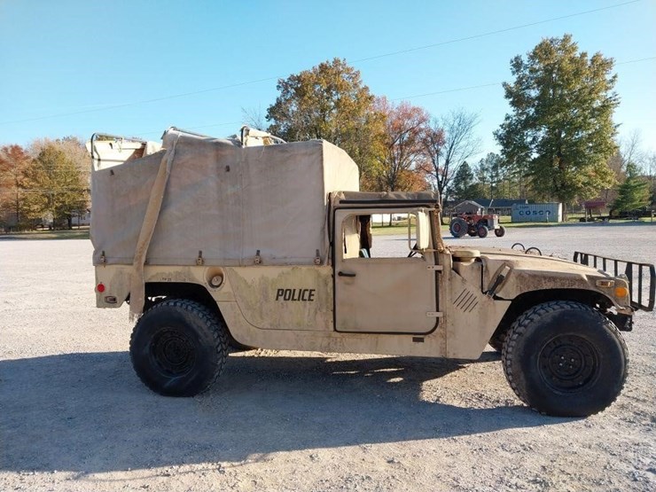 am-general-m998-image-4