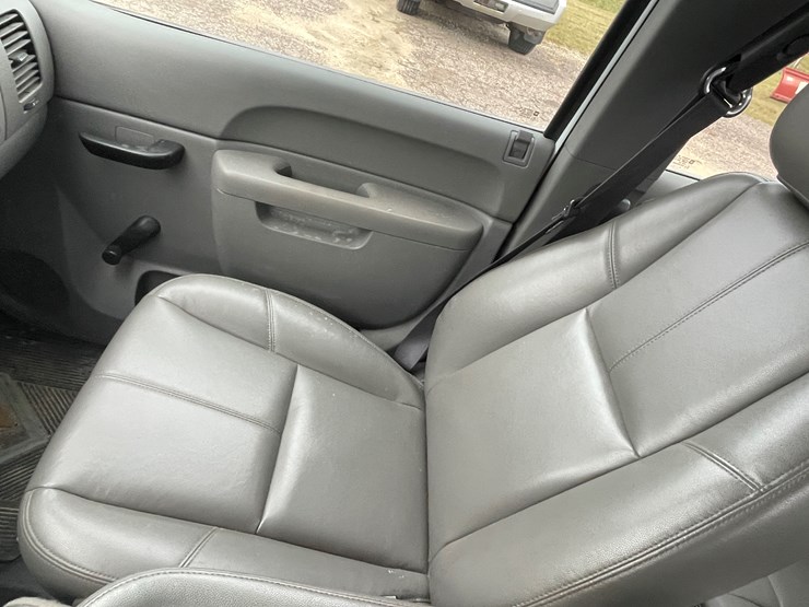 2013-chevrolet-1500-image-50