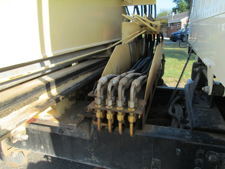 2016-freightliner-108sd-image-30