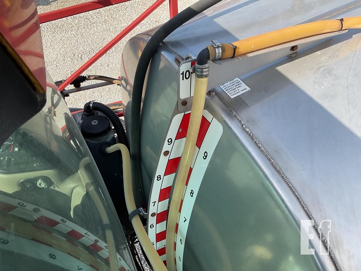 case-ih-patriot-3330-image-43