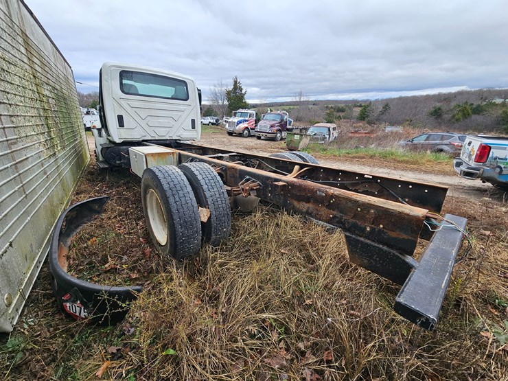 2004-international-durastar-4300-image-8