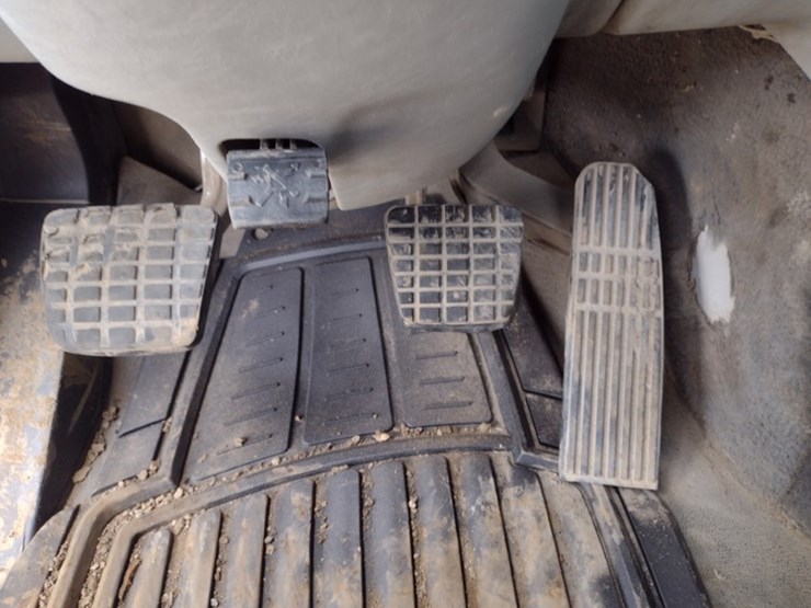 freightliner-122sd-image-12