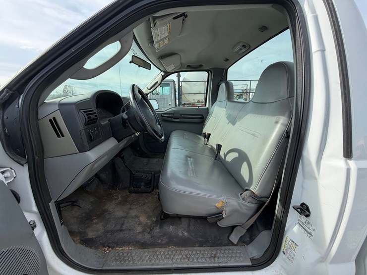 2006-ford-f250-xl-image-12