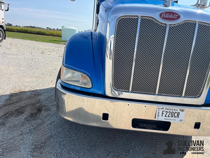 peterbilt-386-image-16