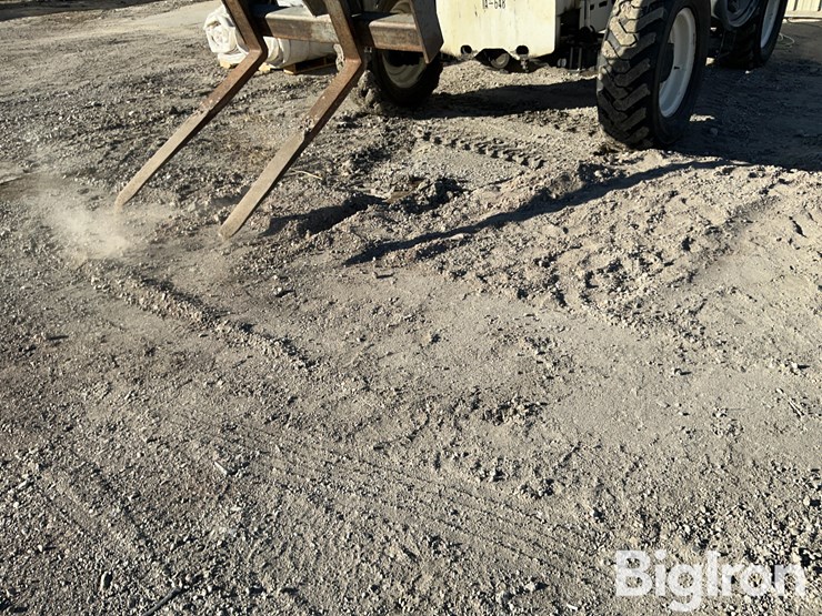 2004-terex-th842-image-11