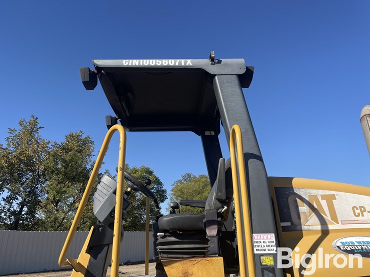 2005-caterpillar-cp-563e-image-12