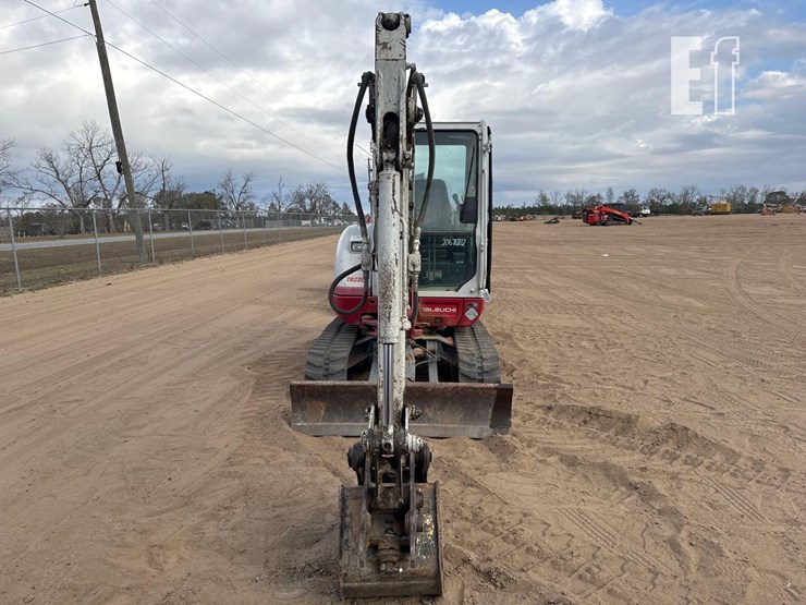 takeuchi-tb235-2-image-6