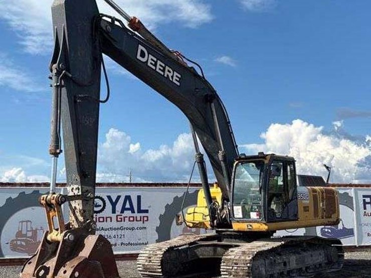 2013-deere-350g-lc-image-1