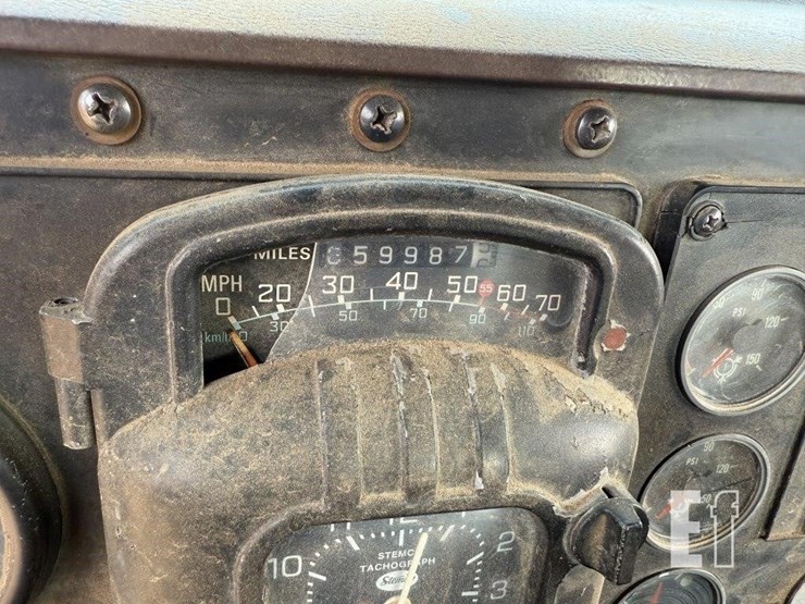 international-9300-image-22