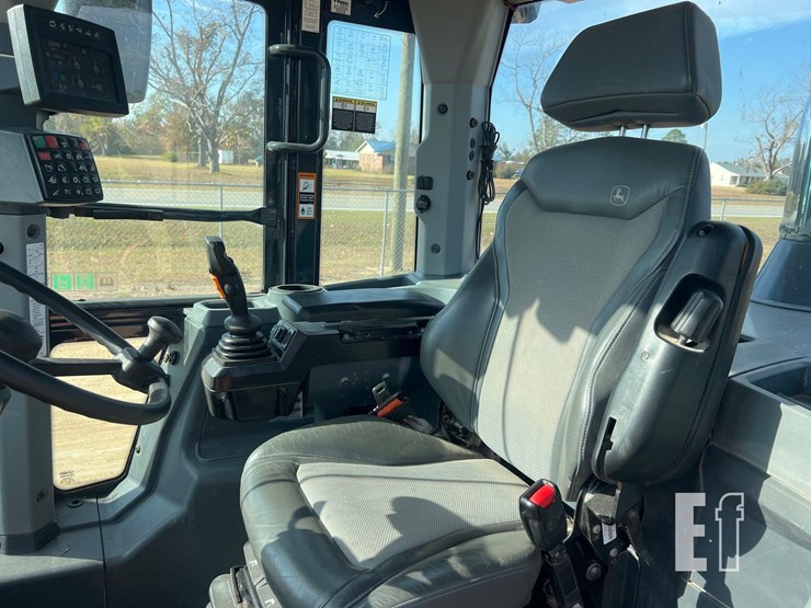 2020-deere-444l-image-26