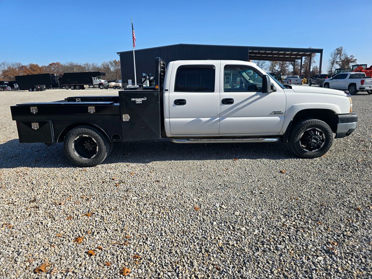 chevrolet-silverado-3500-image-32