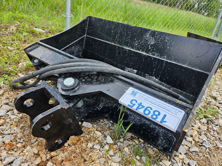 #18945-•-24"-bucket-mini-excavator-attachment-image-4